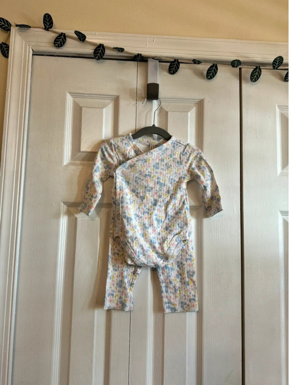 Janie and Jack 2 piece floral outfit, 3-6 months, NWT.